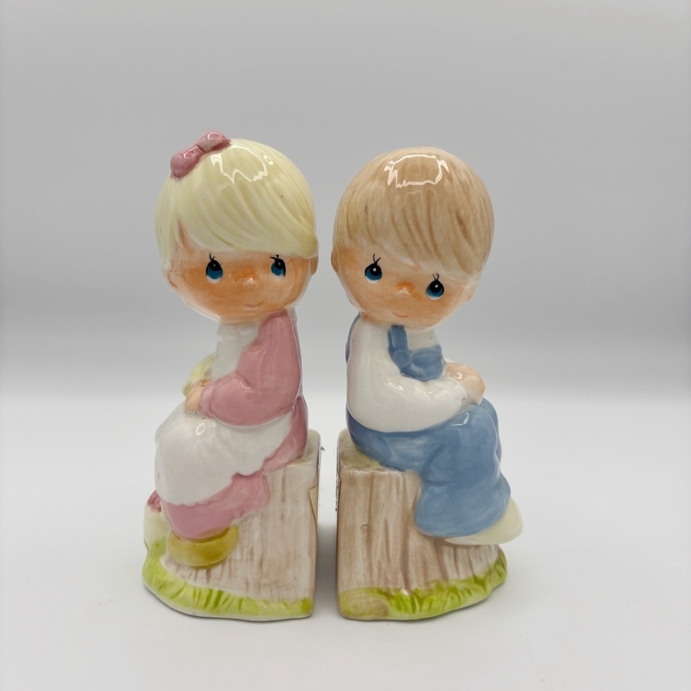 Precious Moments Vintage Salt and Pepper Shakers Love One Another Boy & Girl
